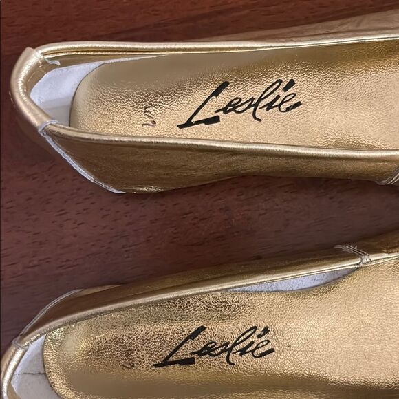 Leslie Gold Textured Flats - Picture 5 of 6
